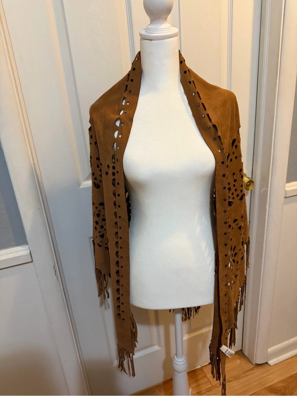 Faux Suede Laser Cut Brown Wrap OS Pre owned